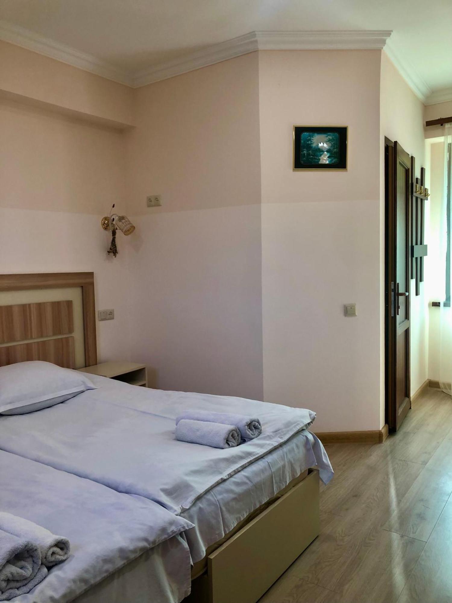 Guest House Anahit Ijevan Bagian luar foto
